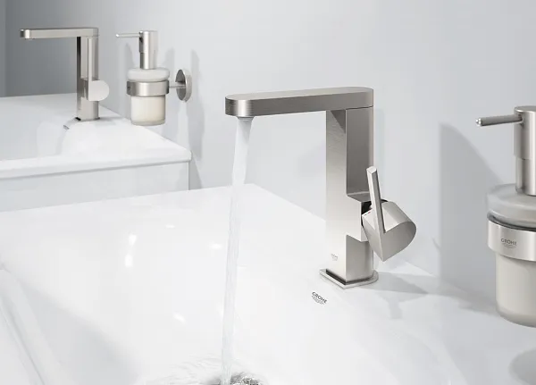 Смеситель Grohe Plus Digital 23958003 для раковины с донным клапаном фото 3
