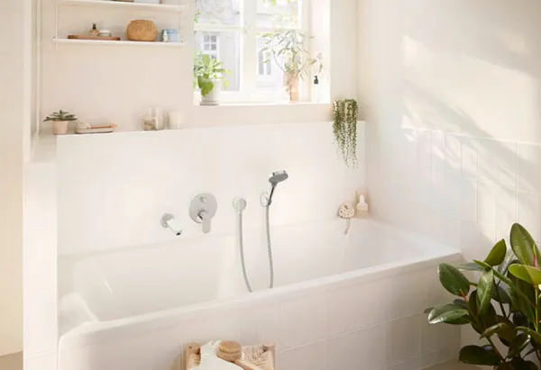 Смеситель Hansgrohe Rebris S 72466000 для ванны с душем внешняя часть фото 3