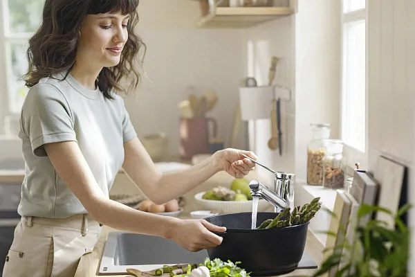 Смеситель Hansgrohe Zesis 74802000 для кухонной мойки фото 4