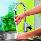 Смеситель Grohe Eurosmart Cosmopolitan 31482002 для кухонной мойки с выдвижным изливом фото 4