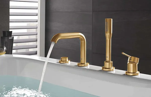 Смеситель Grohe Essence New 19578GN1 на борт ванны фото 2