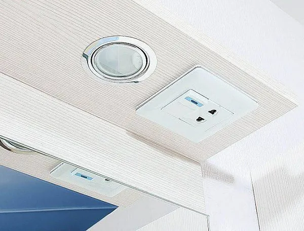 Зеркало Бриклаер Чили 55x90 4627125414930 с полочкой и подсветкой фото 3