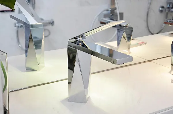 Смеситель Bravat Diamond F118102C-2-ENG для раковины фото 3