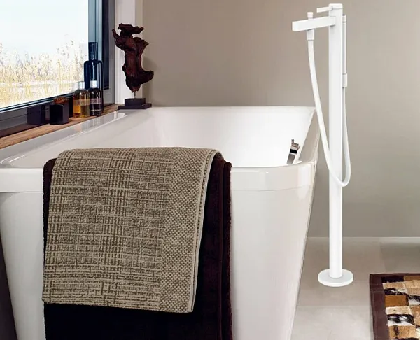 Смеситель Hansgrohe Finoris 76445700 для ванны с душем напольный фото 2