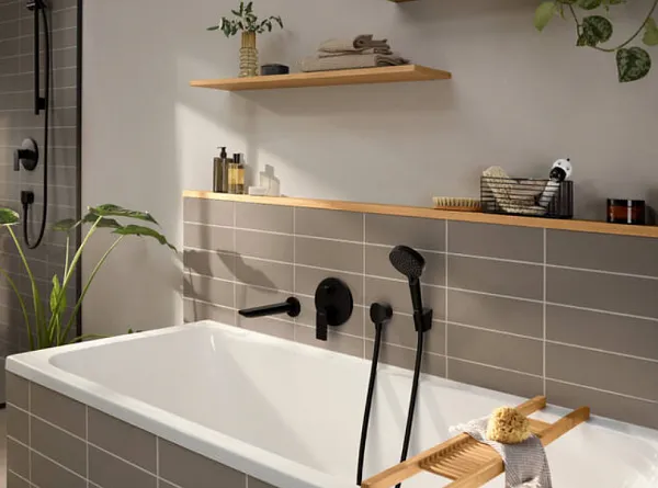 Смеситель Hansgrohe Rebris E 72468670 для ванны с душем внешняя часть фото 2