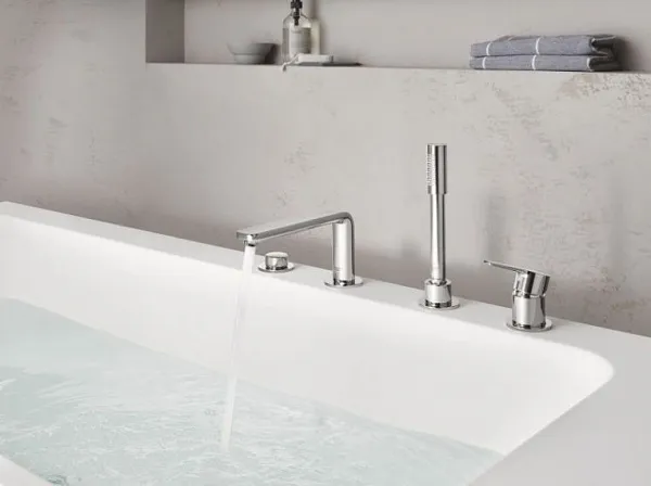 Смеситель Grohe Lineare New 19577001 на борт ванны фото 2
