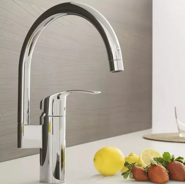 Смеситель Grohe Eurosmart New 33202DC2  для кухонной мойки сталь фото 3