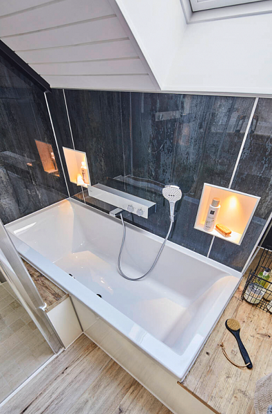 Смеситель Hansgrohe ShowerTablet 13109400 для ванны с душем фото 2