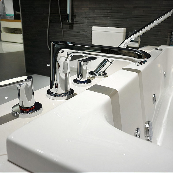 Смеситель Hansgrohe Metris 31442000 на борт ванны фото 2